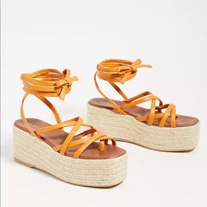 Brand:Alohas Size:9 Color:orange Brand New in box